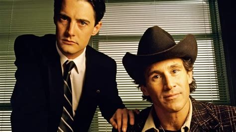  Vergeet Full House en Alf! Ontdek de Mysterieuze Wereld van Twin Peaks met Kyle MacLachlan en een Onverwachte Moord!